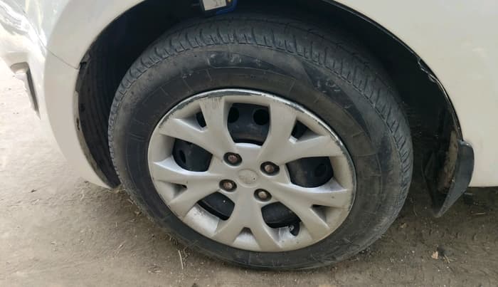 2013 Hyundai i20 MAGNA 1.2, CNG, Manual, 87,516 km, tyre