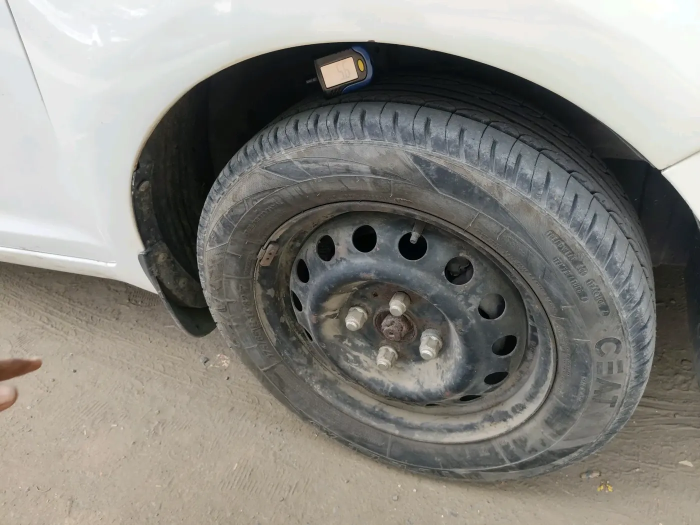 2013 Hyundai i20 MAGNA 1.2, CNG, Manual, 87,516 km, tyre