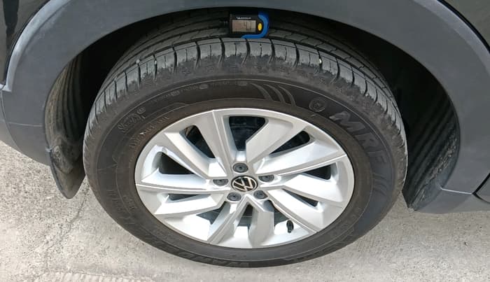 2025 Volkswagen TAIGUN Highline Plus 1.0 TSI AT, Petrol, Automatic, 7,109 km, tyre