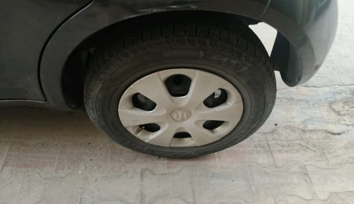 2014 Maruti Ritz VXI, Petrol, Manual, 66,528 km, tyre