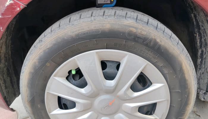 2014 Ford Figo ZXI 1.2 PETROL, Petrol, Manual, 64,796 km, tyre