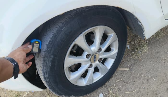 2013 Ford Classic CLXI 1.4 DIESEL, Diesel, Manual, 1,35,429 km, tyre