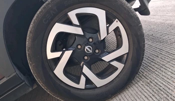 2023 Nissan MAGNITE XV PREMIUM TURBO CVT DUAL TONE, Petrol, Automatic, 11,217 km, tyre
