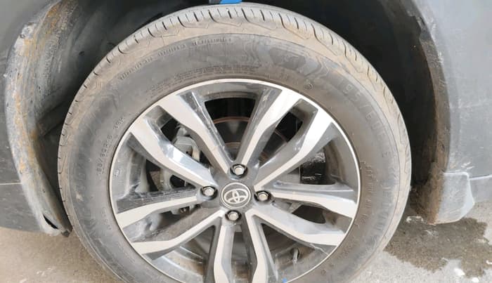2025 Toyota Urban Cruiser Taisor V 1.0 Petrol AT, Petrol, Automatic, 15,935 km, tyre
