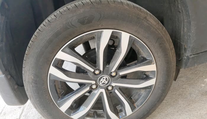 2025 Toyota Urban Cruiser Taisor V 1.0 Petrol AT, Petrol, Automatic, 15,935 km, tyre