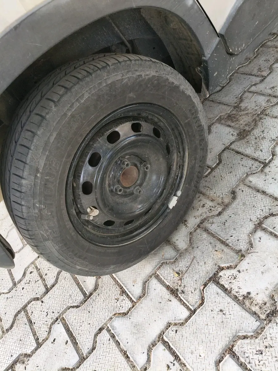 2016 Mahindra Kuv100 K6 PLUS D 6 STR, Diesel, Manual, 96,573 km, tyre