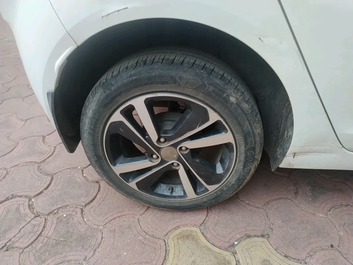 2022 Tata ALTROZ XZA PLUS, Petrol, Automatic, 38,140 km, tyre