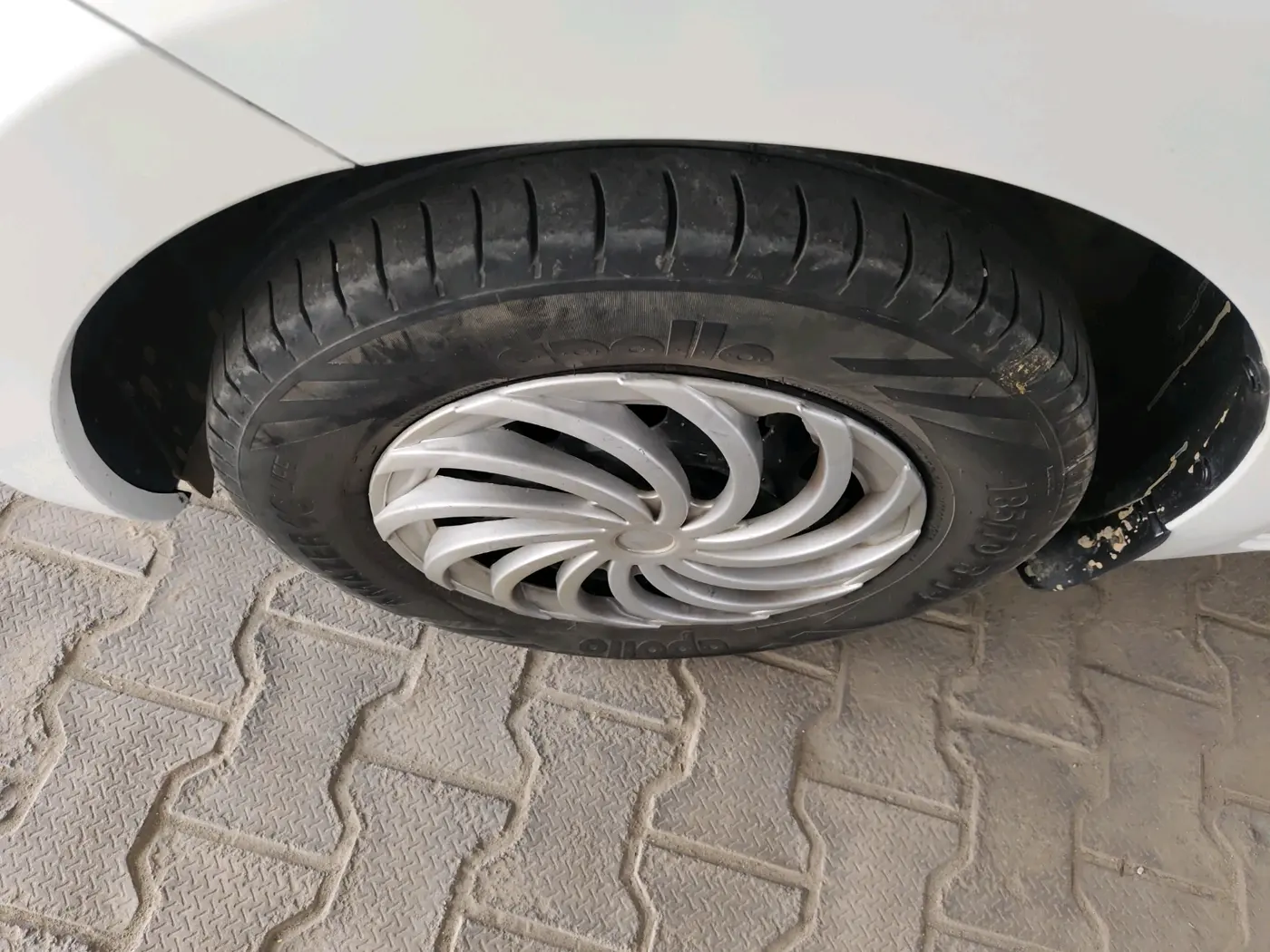 2019 Maruti Dzire VXI, CNG, Manual, 1,03,721 km, tyre