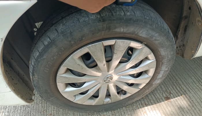 2011 Toyota Etios Liva G, Petrol, Manual, 74,474 km, tyre