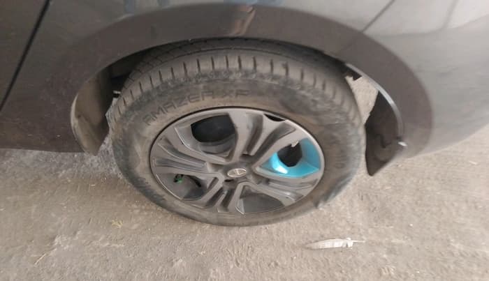 2023 Tata TIGOR EV XZ+ LUX, Electric, Automatic, 63,043 km, tyre