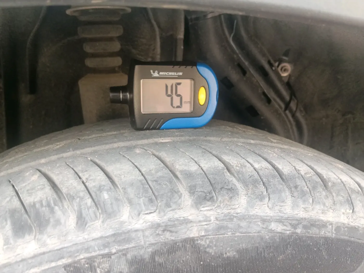 2023 Nissan MAGNITE XE, Petrol, Manual, 15,685 km, tyre