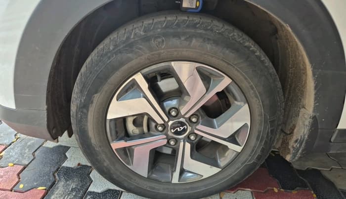 2022 KIA CARENS PRESTIGE 1.5 DIESEL 7 STR, Diesel, Manual, 19,770 km, tyre