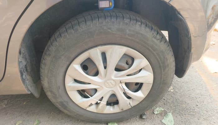 2018 Maruti Swift VXI AMT, Petrol, Automatic, 83,856 km, tyre
