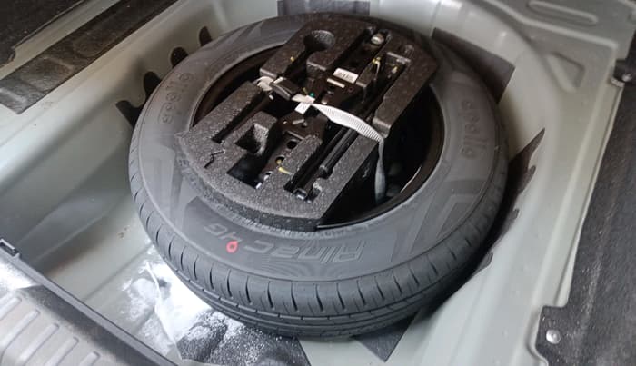 2024 Volkswagen VIRTUS HIGHLINE TSI 1.0 AT, Petrol, Automatic, 25,000 km, tyre