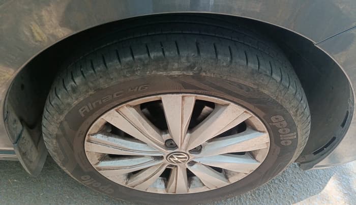 2024 Volkswagen VIRTUS HIGHLINE TSI 1.0 AT, Petrol, Automatic, 25,000 km, tyre