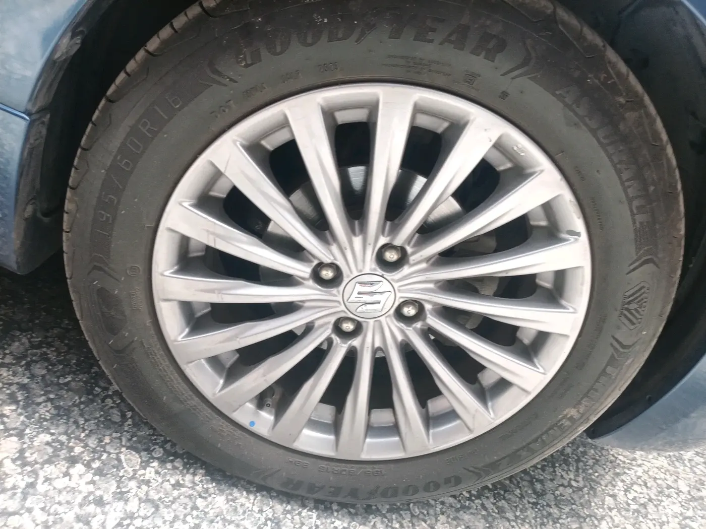 2017 Maruti Ciaz ALPHA  AT 1.4  PETROL, Petrol, Automatic, 55,597 km, tyre