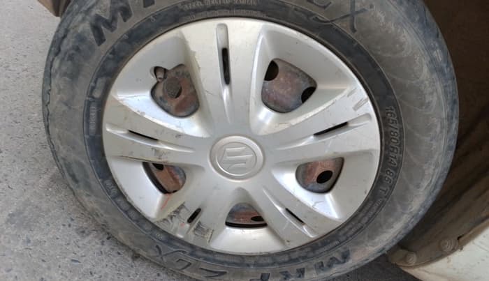 2016 Maruti Swift VDI, Diesel, Manual, 1,67,783 km, tyre