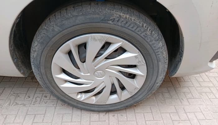 2020 Maruti Ertiga VXI CNG, CNG, Manual, 70,325 km, tyre