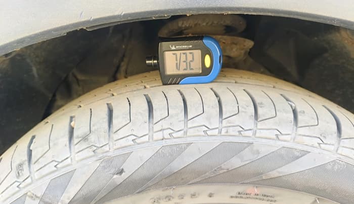 2019 Mahindra XUV300 W8 (O) 1.5 DIESEL, Diesel, Manual, 1,70,902 km, tyre