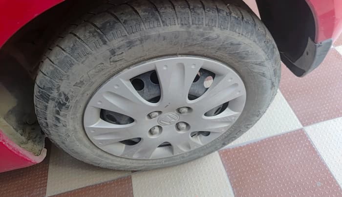 2016 Honda Brio S MT, Petrol, Manual, 30,043 km, tyre