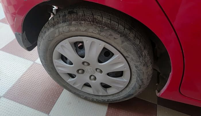 2016 Honda Brio S MT, Petrol, Manual, 30,043 km, tyre