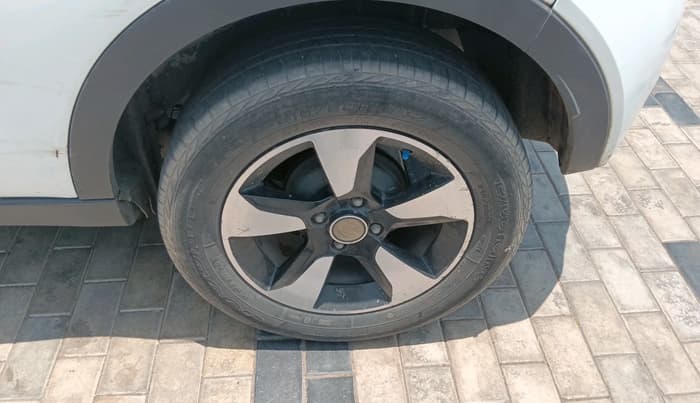 2017 Tata NEXON XZ PLUS PETROL, Petrol, Manual, 61,398 km, tyre