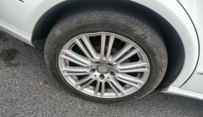 2011 Mercedes Benz E Class E 220 CDI ELEGANCE, Diesel, Automatic, 1,31,961 km, tyre