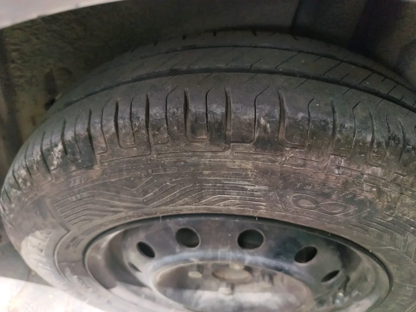 2012 Maruti Swift Dzire VXI, Petrol, Manual, 1,15,384 km, tyre