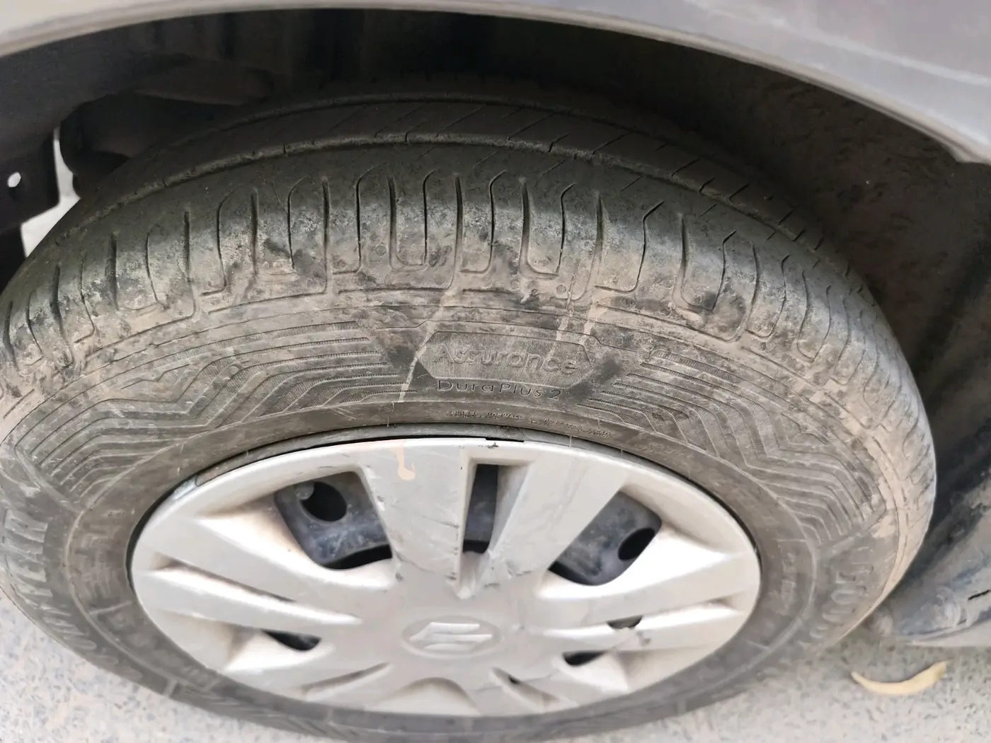 2012 Maruti Swift Dzire VXI, Petrol, Manual, 1,15,384 km, tyre