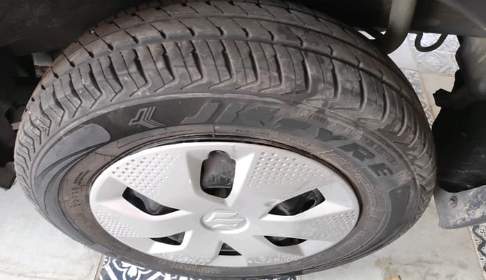 2023 Maruti Alto K10 VXI, Petrol, Manual, 14,815 km, tyre