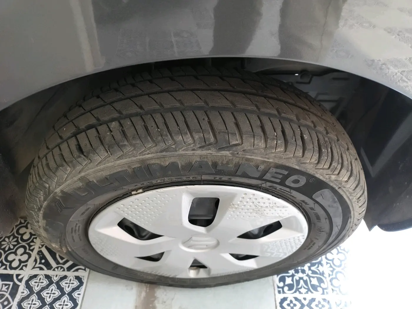 2023 Maruti Alto K10 VXI, Petrol, Manual, 14,815 km, tyre