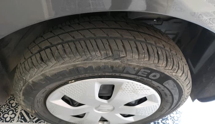 2023 Maruti Alto K10 VXI, Petrol, Manual, 14,815 km, tyre