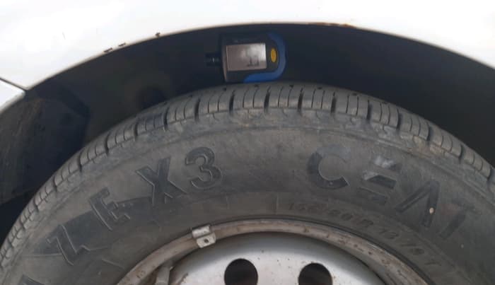 2015 Hyundai i10 MAGNA 1.1, CNG, Manual, 1,30,247 km, tyre