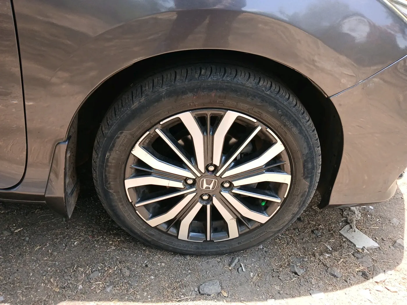 2017 Honda City 1.5L I-DTEC ZX, Diesel, Manual, 1,09,142 km, tyre