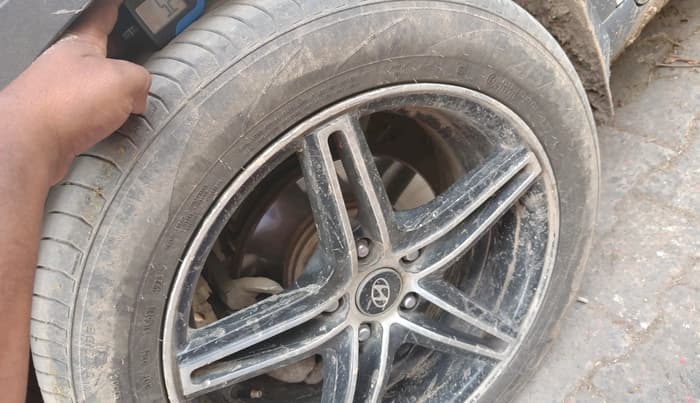 2019 Hyundai VENUE S 1.4 CRDI, Diesel, Manual, 1,60,309 km, tyre