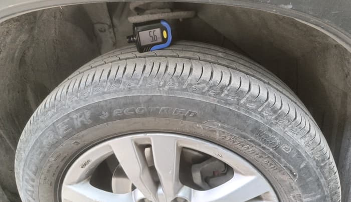 2016 Maruti Vitara Brezza ZDI, Diesel, Manual, 1,41,546 km, tyre