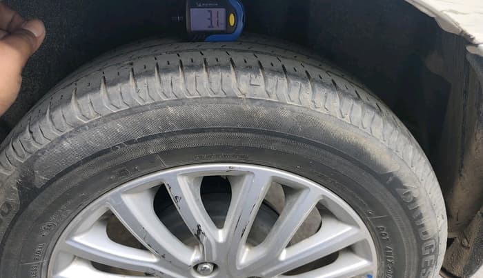 2017 Maruti Dzire ZXI AMT, Petrol, Automatic, 82,375 km, tyre