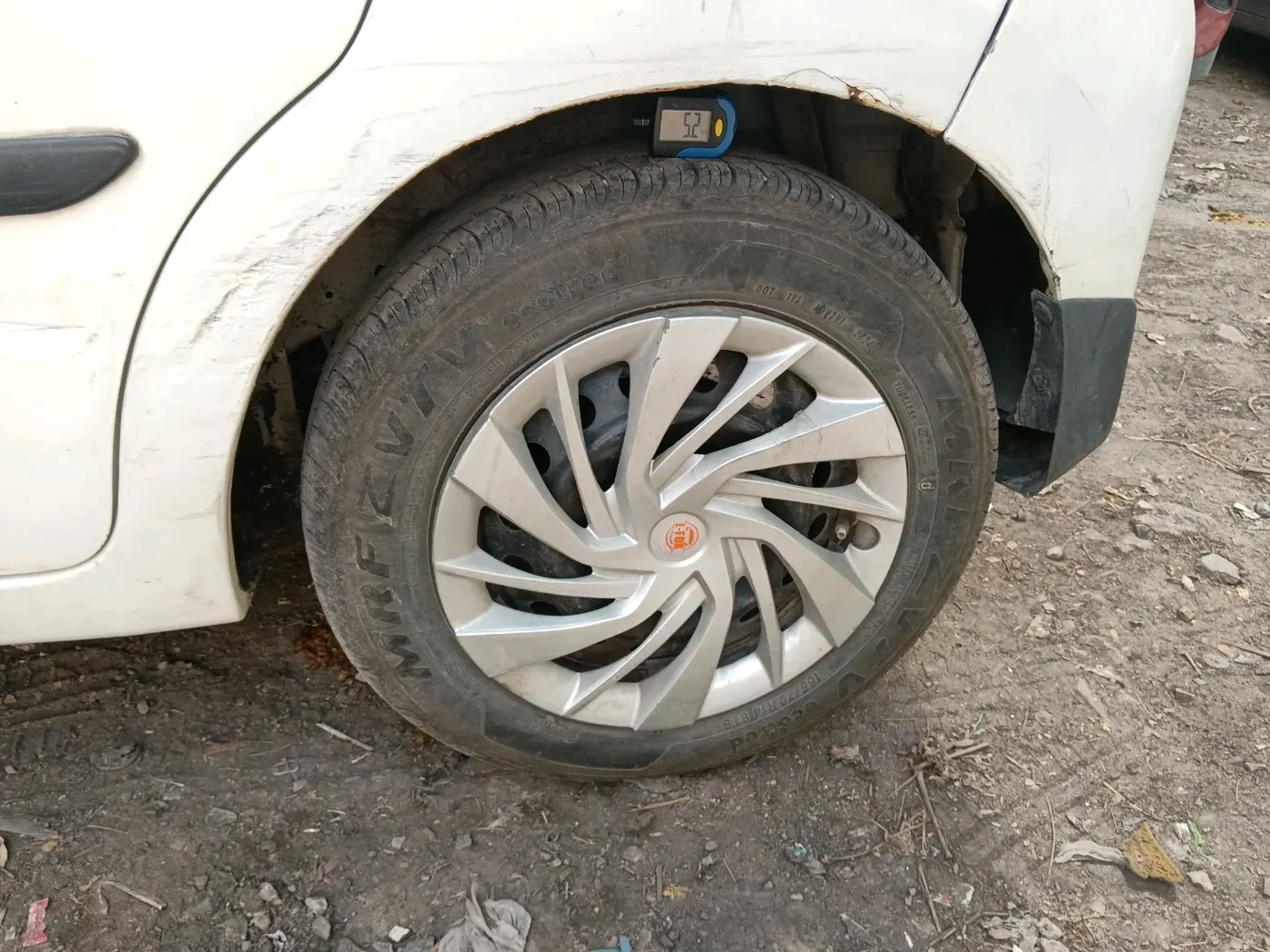 2016 Maruti Celerio VXI CNG, CNG, Manual, 1,34,327 km, tyre