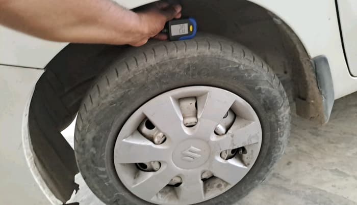 2016 Maruti Wagon R 1.0 LXI, CNG, Manual, 88,569 km, tyre
