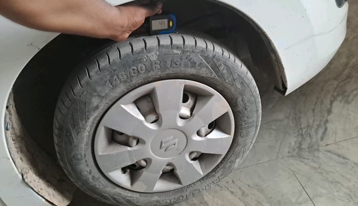 2016 Maruti Wagon R 1.0 LXI, CNG, Manual, 88,569 km, tyre