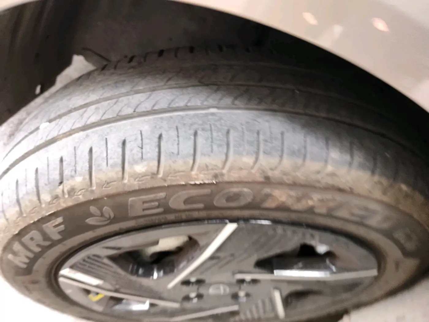 2025 Tata ALTROZ Accomplished Plus S Petrol 6DCT, Petrol, Automatic, 11,831 km, tyre