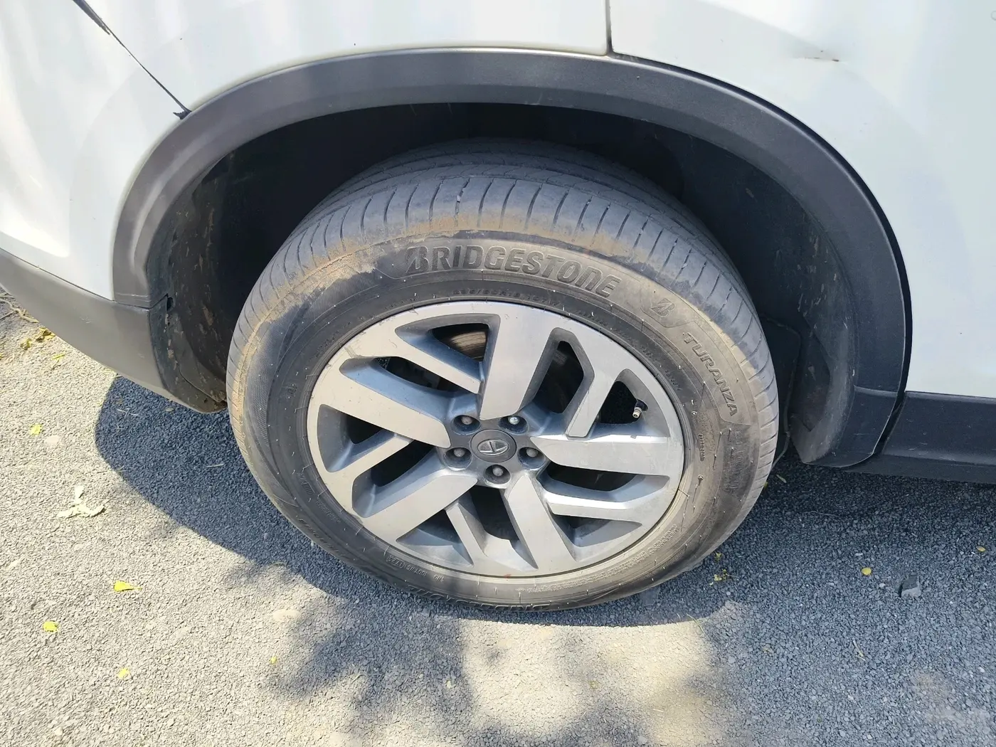 2021 Tata Safari XZA PLUS, Diesel, Automatic, 1,85,093 km, tyre