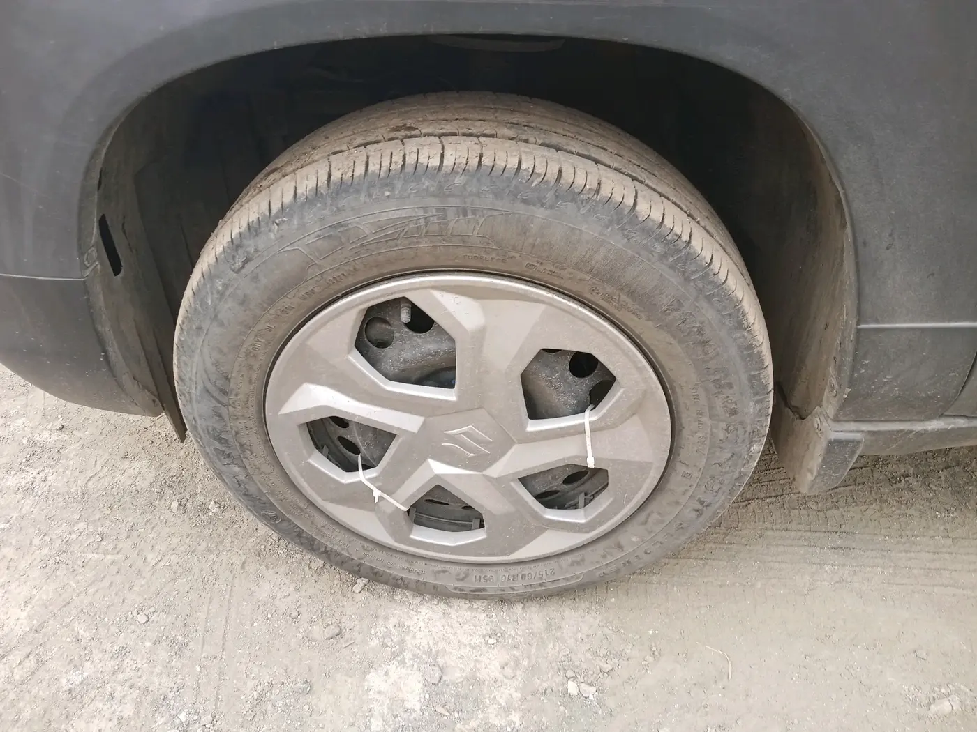 2023 Maruti BREZZA VXI, Petrol, Manual, 10,275 km, tyre