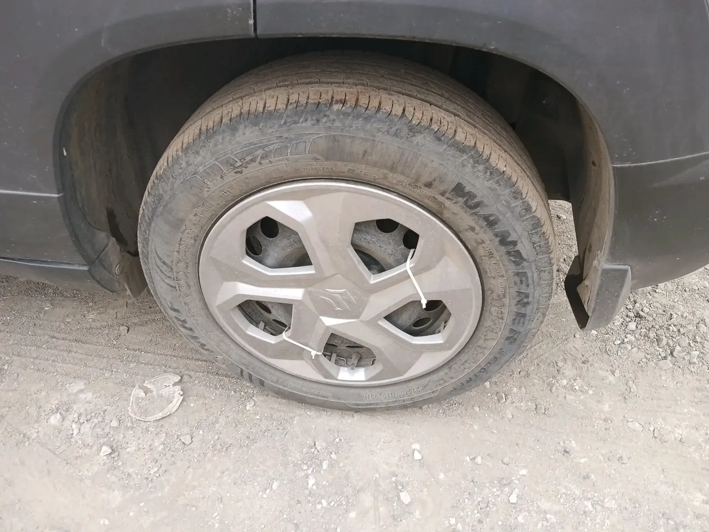 2023 Maruti BREZZA VXI, Petrol, Manual, 10,275 km, tyre
