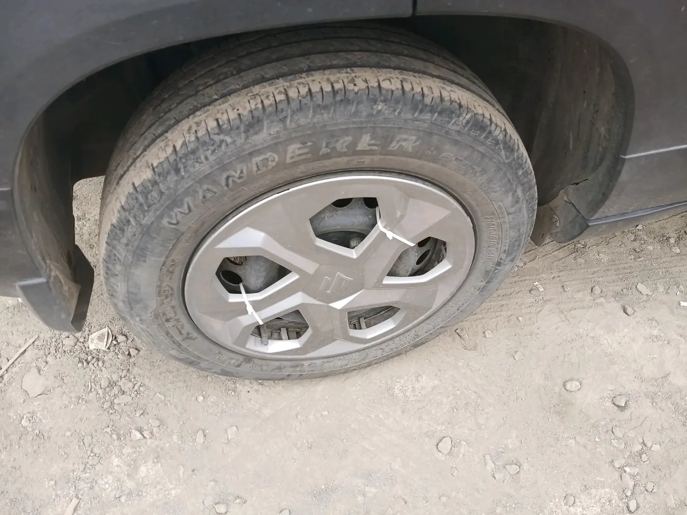 2023 Maruti BREZZA VXI, Petrol, Manual, 10,275 km, tyre