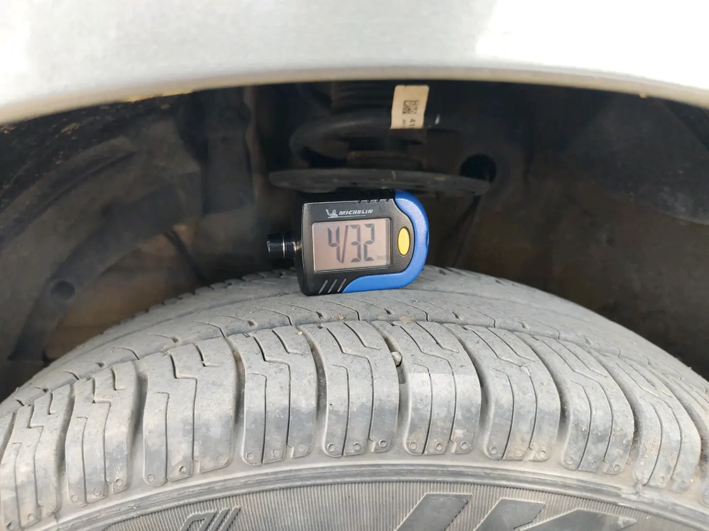2021 Maruti Ertiga VXI CNG, CNG, Manual, 1,17,511 km, tyre