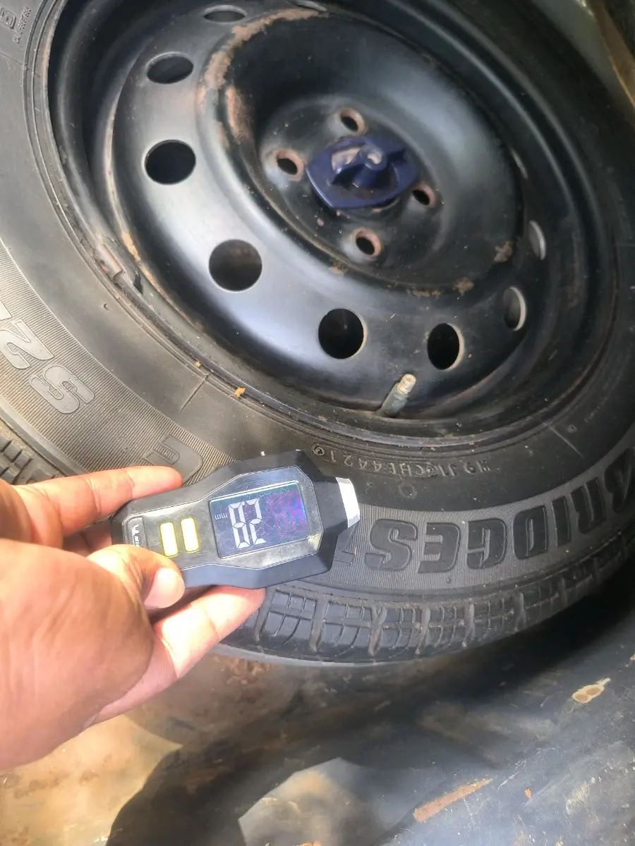 2018 Maruti Dzire VDI, Diesel, Manual, 1,52,726 km, tyre