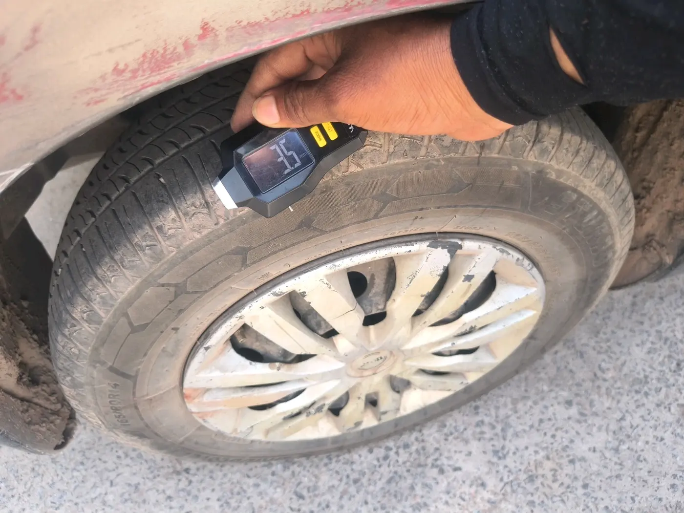 2018 Maruti Dzire VDI, Diesel, Manual, 1,52,726 km, tyre