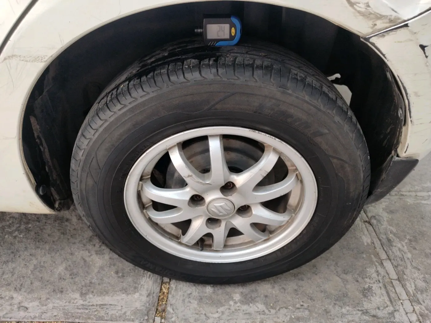 2013 Maruti Swift VDI, Diesel, Manual, 1,13,938 km, tyre