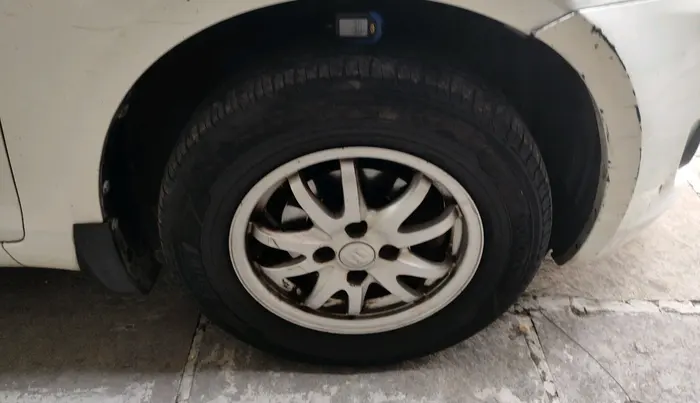 2013 Maruti Swift VDI, Diesel, Manual, 1,13,938 km, tyre